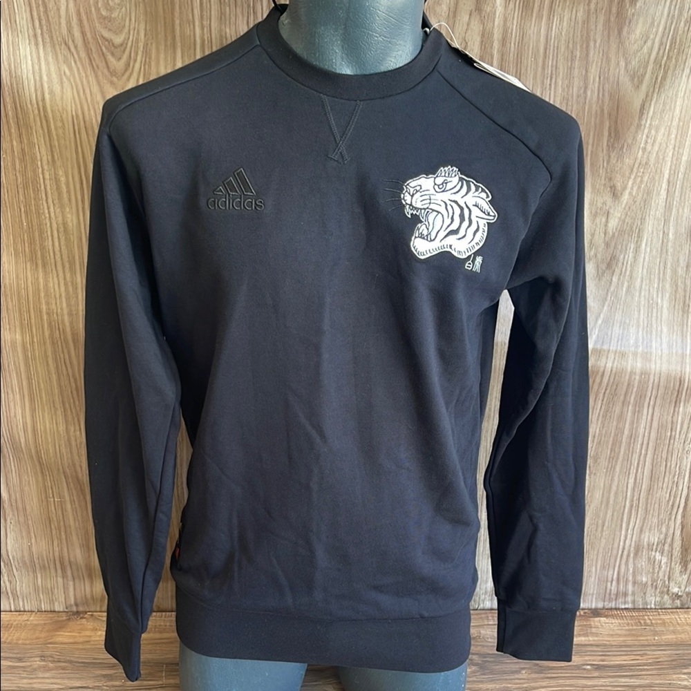 NWT Adidas M Football JUVE CNY CR SWT Black Men's Sweater with Tiger Embroidery
